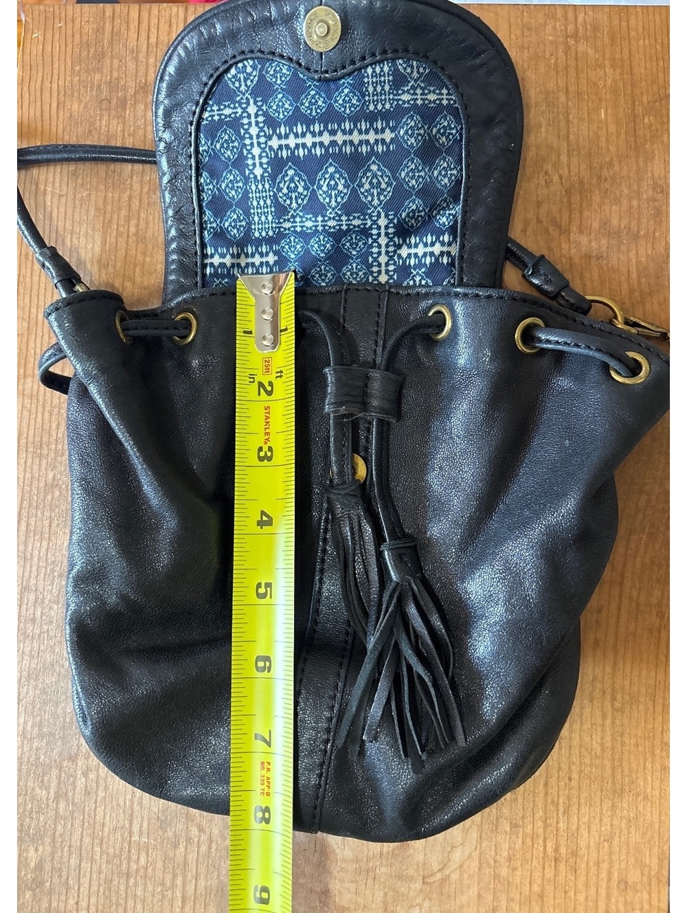 Lucky Brand Black Leather Drawstring Crossbody Bag Tassel Charm - Picture 8 of 9